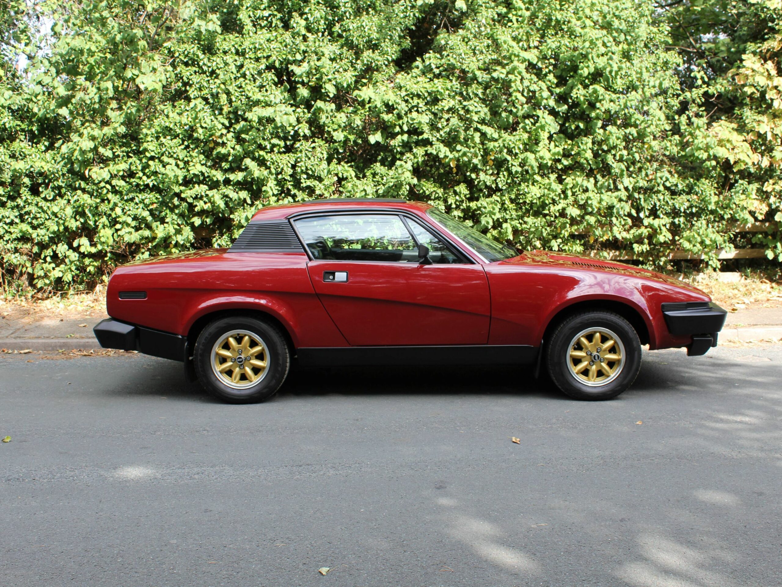 TRIUMPH-TR7-BgWmCWM4TbBdVj0IEp3Wf